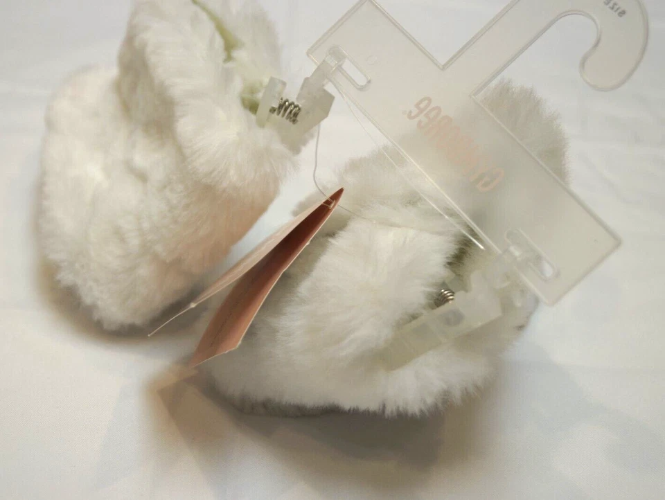 Gymboree Baby Boy or Girl Winter Soft White Faux Fur Paw Print Bootie Crib Shoes - Image 2 of 4