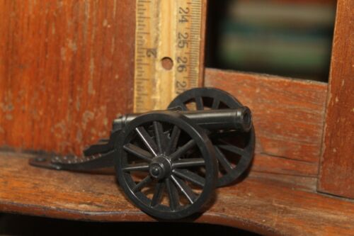 Figurine Western vintage accessoire canon de champ - Photo 1 sur 6