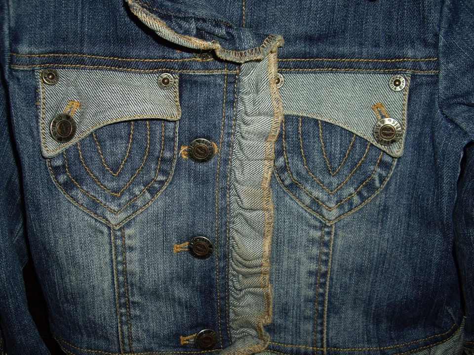 T21 Usado en Excelente Condición Niñas Talla 4 Lápiz Labial Niñas Elegante Denim Jean Chaqueta Volantes ¡ADORABLE! Foto 2 de 4