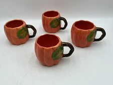 9157 PUMPKIN MUG LiLLiAN VERON
