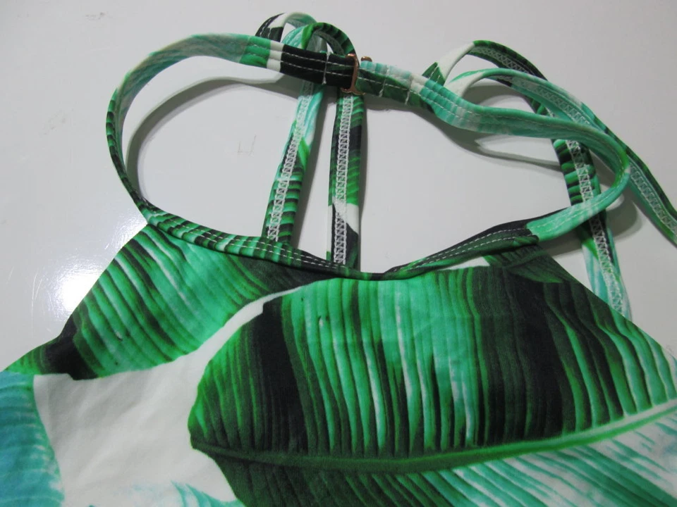 L.A. Top de bikini Hearts para mujer talla L verde forrado inalámbrico espalda deportiva estampado de hojas Foto 3 de 4