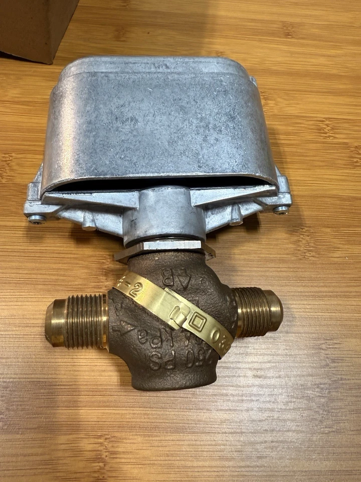 Brand New Schneider Electric VB-7212-000-4-2 Valve Body, 2-Way 1/2” - Image 4 of 4