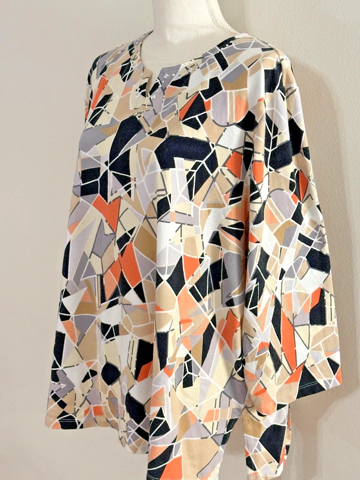 Women's Geometric Blouse Top ~ Size 2X ~  Alfred Dunner ~ 50" Chest ~ Studs ~EUC - Image 3 of 4