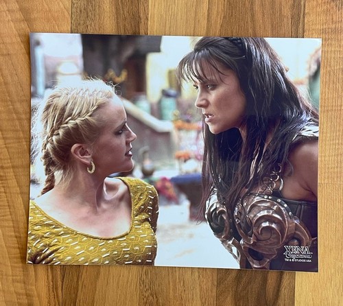 Foto oficial de Xena Lucy Lawless Renee O’Connor Gabrielle 8x10 XE-MISC116 - Imagen 1 de 2