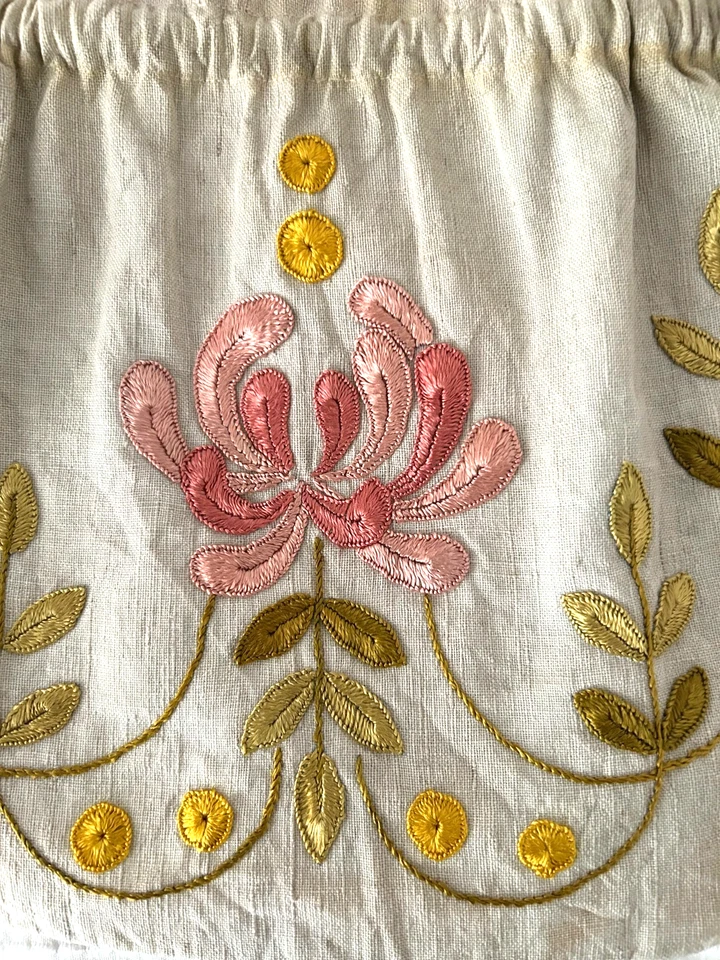 BOLSO ANTIGUO BORDADO ARTESANÍAS CON CORDÓN MONEDERO RETÍCULA Foto 2 de 4