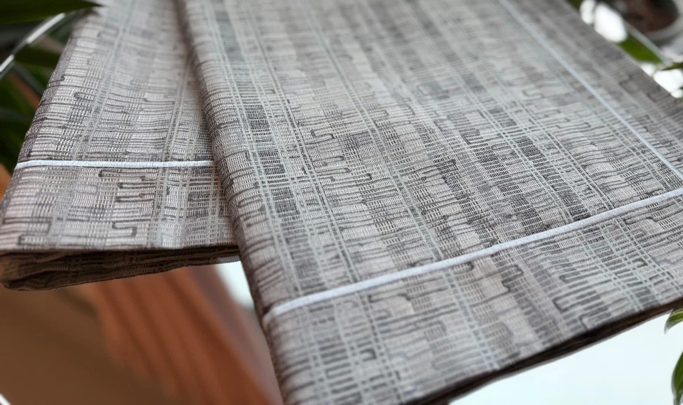 Peacock Alley Biagio King Duvet and 2 King Shams, Custom Made Fine Bedding Linen - Image 2 of 4