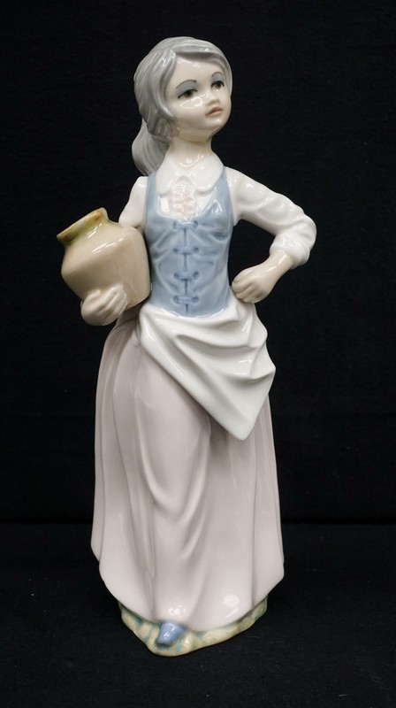 1992 TENGRA Porcelain Figurine # "Girl with Jar" 10.25" Handmade Valencia Spain