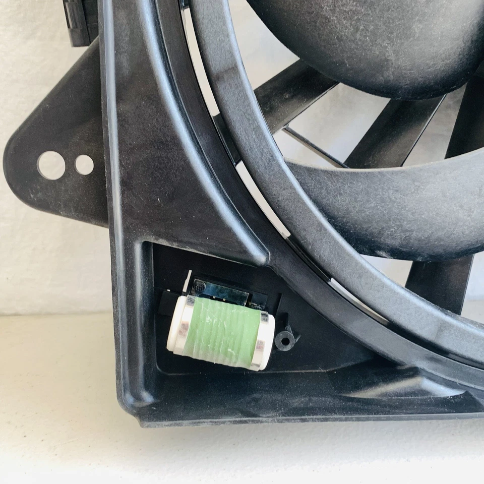 Motor de ventilador de radiador e condensador Fiat 500 TYC 623050 2012-2019 NOS - Imagem 3 de 4