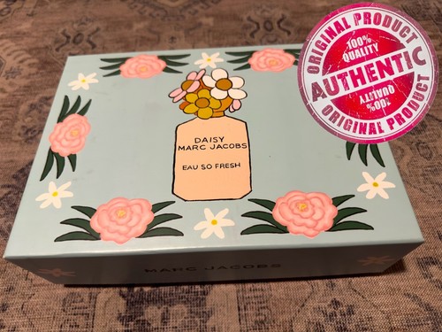 Daisy Marc Jacobs Eau So Fresh ,125ml and 30ml in Gift Box Original from Macy’s - 第 1/8 張圖片