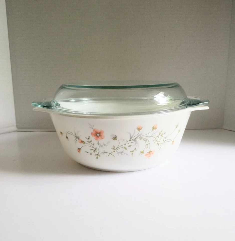 Pyrex England round casserole Emily spring garden with lid - Image 2 of 4