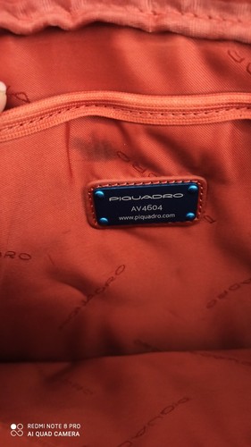Pochette Piquadro arancione con tracolla - Foto 5 di 9