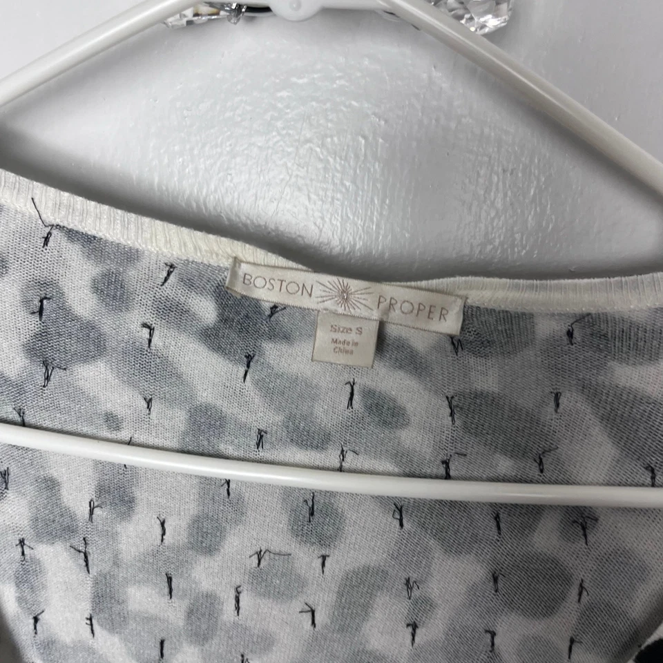 Vintage Y2K Boston Proper Zebra Bauble Slouchy V-neck Cardigan Women's Small - Image 4 of 4