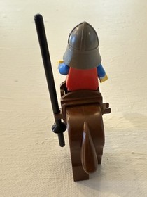 LEGO Vintage Castle Crusader Minifig with horse and lance; excellent condition 