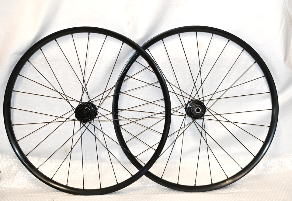 Set Di Ruote Cube EX25 ETRTO 584x25 Shimano HG Disc 6-Punti Di Attacco Non-Boost