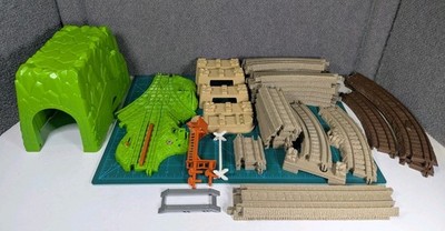 Thomas & Friends Trackmaster Railroad Track Lot of 36 Pieces Curve Straight Misc