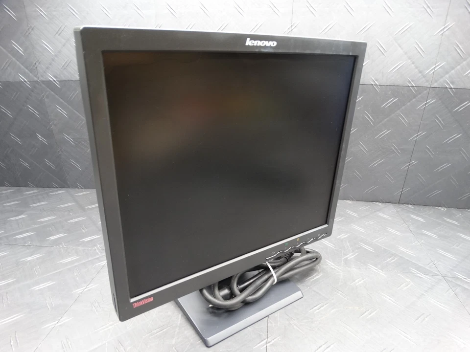 Lenovo Thinkvision 17in LCD TFT Monitor 9227-AE1 W/ Power Cord - Image 2 of 4