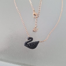 Swarovski Collier pendentif cygne cristal noir plaqué or rose 41-45 cm