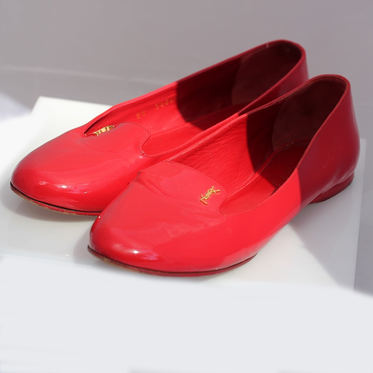 Ballerine slip on Yves Saint Laurent YSL taglia 38 5 logo rosso arancio lucido brillante