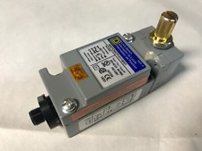NEW SQUARE D 9007C54CP10Y19021 Limit Switch w/ 9007 Type C Operating Head 24V