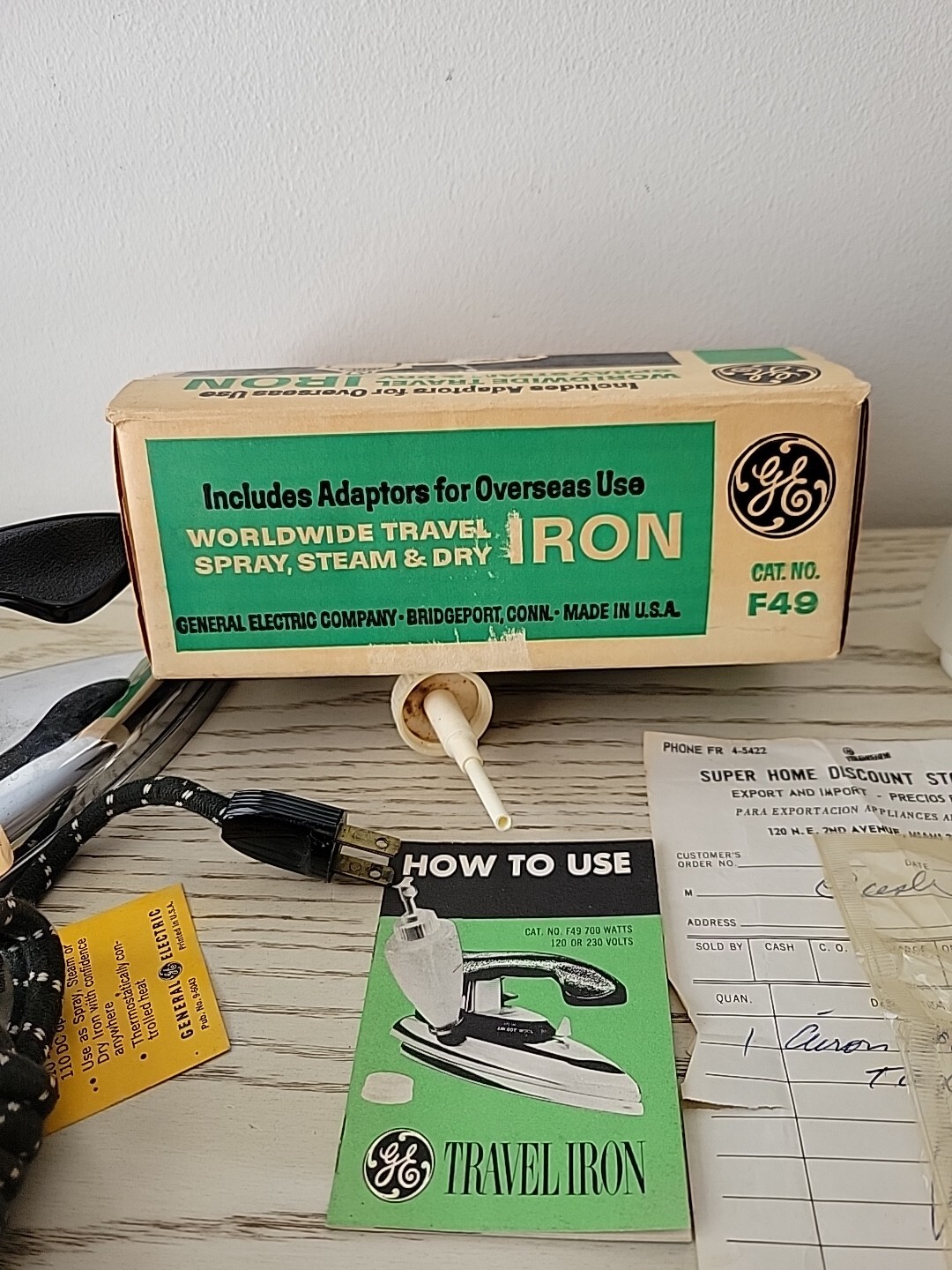 Vintage GE Spray Steam & Dry Travel Iron W/Overseas Adapters F49 Tags Still On