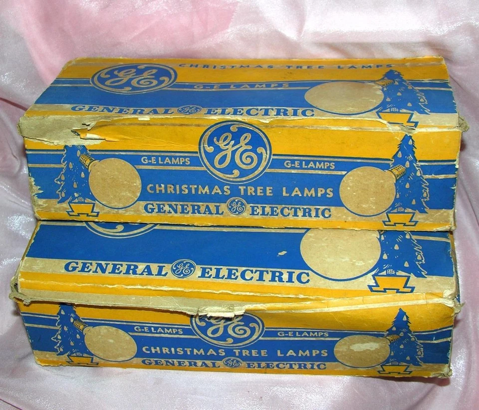 VTG 1940 WWII GE 13 ROUND PATRIOTIC RED BLUE XMAS TREE LIGHTS C7 BULBS 2 BOXES - Image 4 of 4