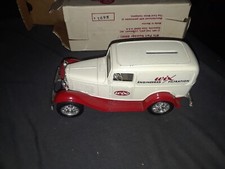 ERTL Diecast 1990 WIX Filter 1932 Panel Delivery Bank White Car