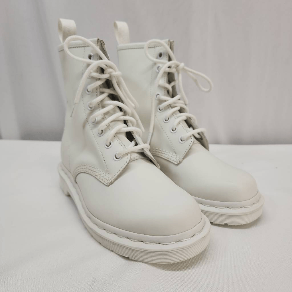Dr. Martens Doc display picture 1