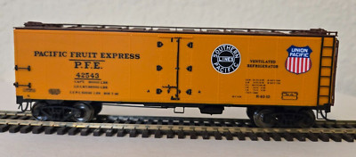 Ho Scale Intermountain 46701P-33 PFE UP/SP Herald Refrigerator Reefer Car #42543