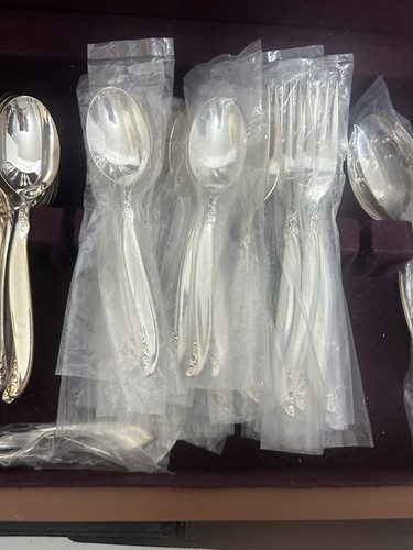 56 Piece Leilani 1847 Rogers Bros Silverware Set Wood Case - Picture 11 of 19