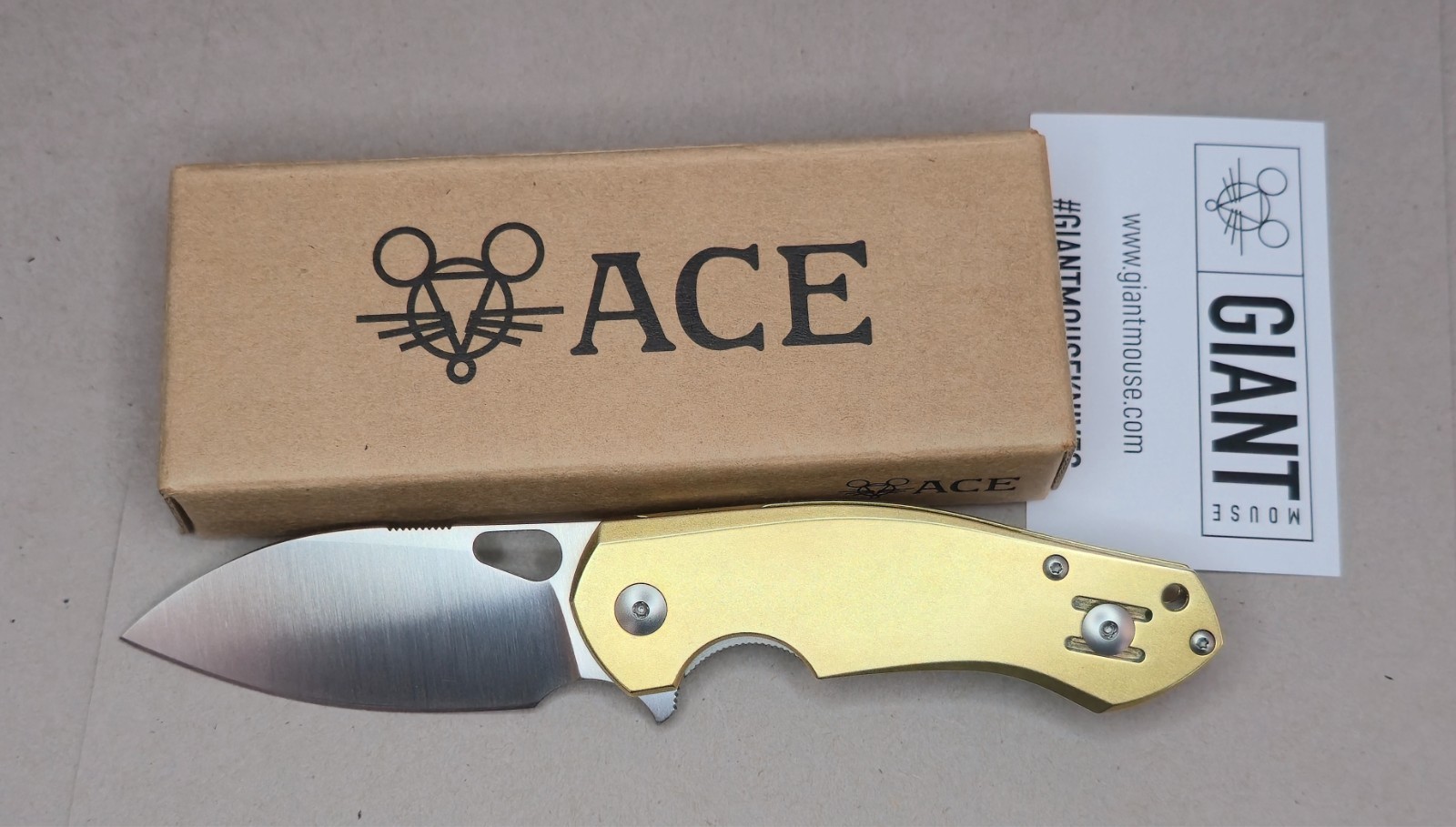 Giantmouse Ace Biblio, Full Brass Handle Scales, M390 Satin Steel Blade