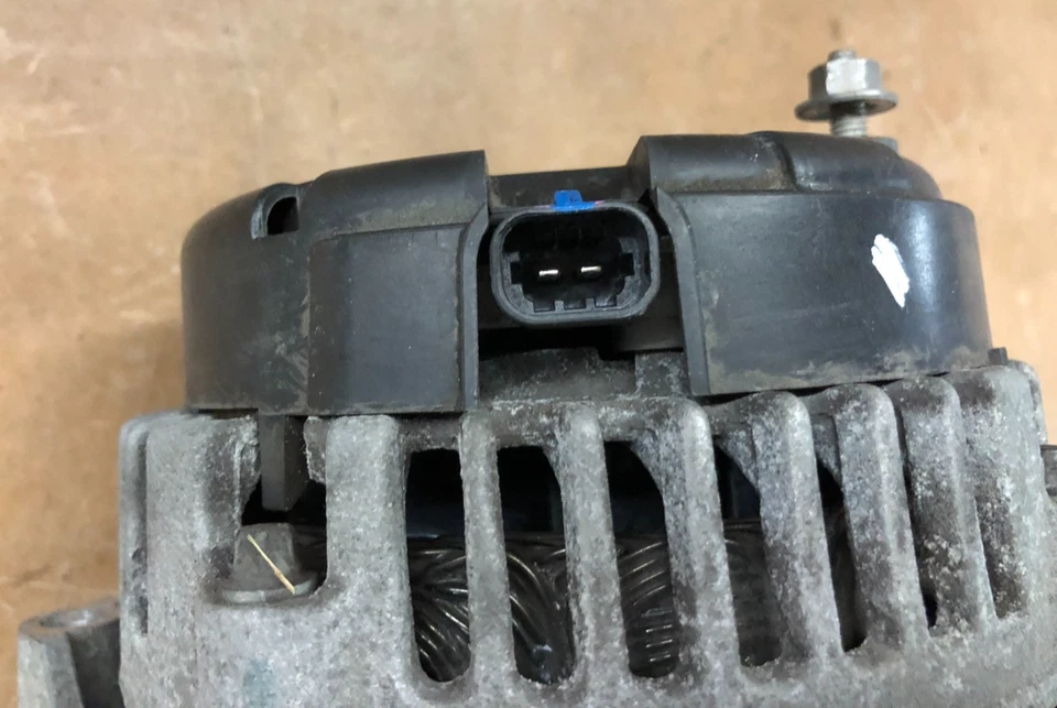 2013 2012 chevy silverado alternator 5.3L gmc sierra - Image 4 of 4