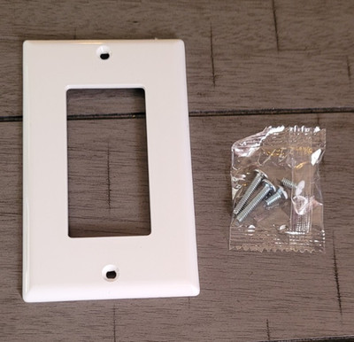 Lot of 3 White Decora Wall Switch Plates Single Gang Outlet Cover w Screws NEW