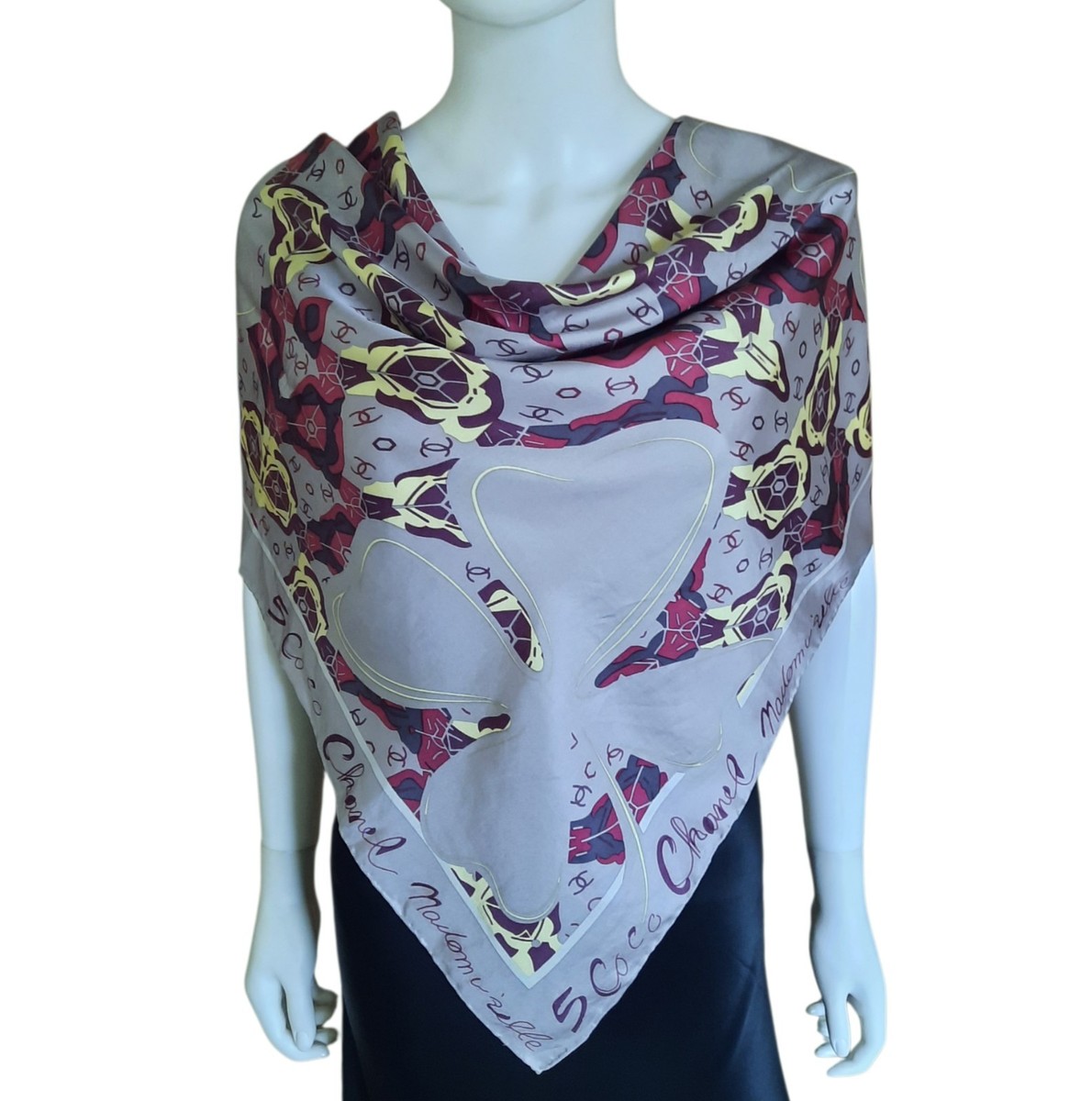 Vintage CHANEL 4-Leaf Clover CC Logo Silk Twill Scarf 34