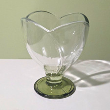 Clear Glass Heart Shaped Vase coup Pedestal Footed Romantic Home Decor