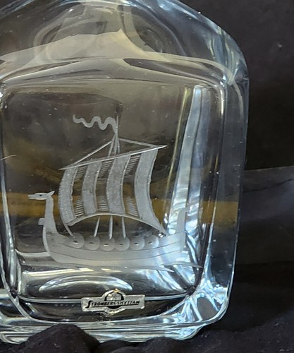 HERMOSA JARRA DE COÑAC STROMBERGSHYTTAN CON BARCO VIKINGO GRABADO Y TAPÓN - Imagen 3 de 9