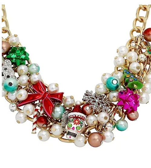 NUEVO Collar Betsey Johnson Navidad Calavera de Azúcar Distintivo Oso Precio de venta sugerido por el fabricante $148 Foto 2 de 4