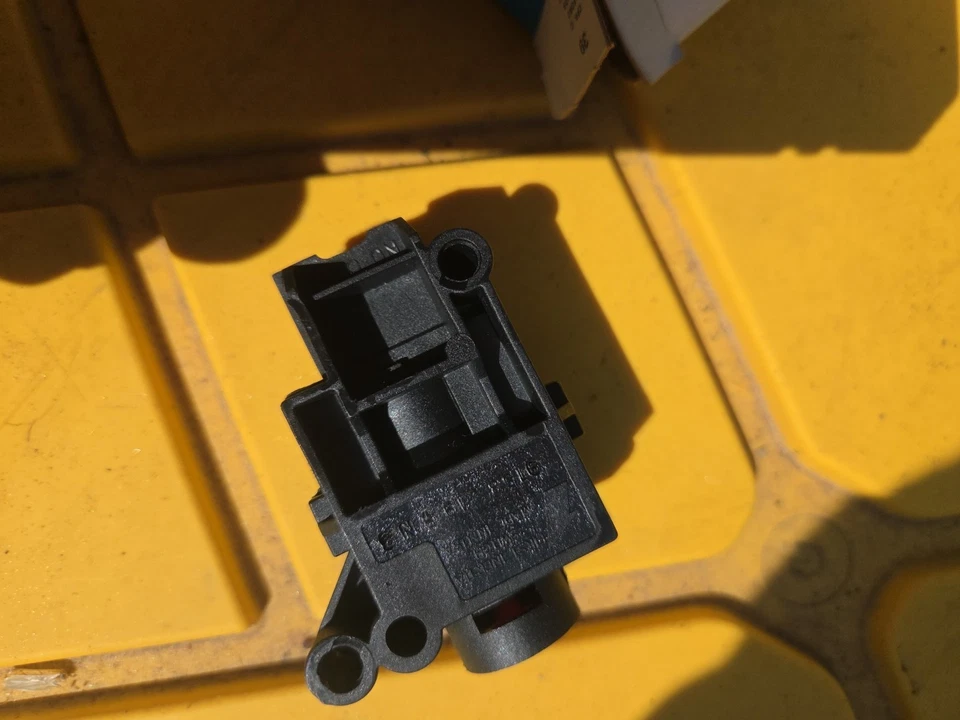 1999-2004 Genuine FORD Fuel Pump Inertia Switch Ford Lincoln Mercury F5AZ-9341-A - Image 4 of 4