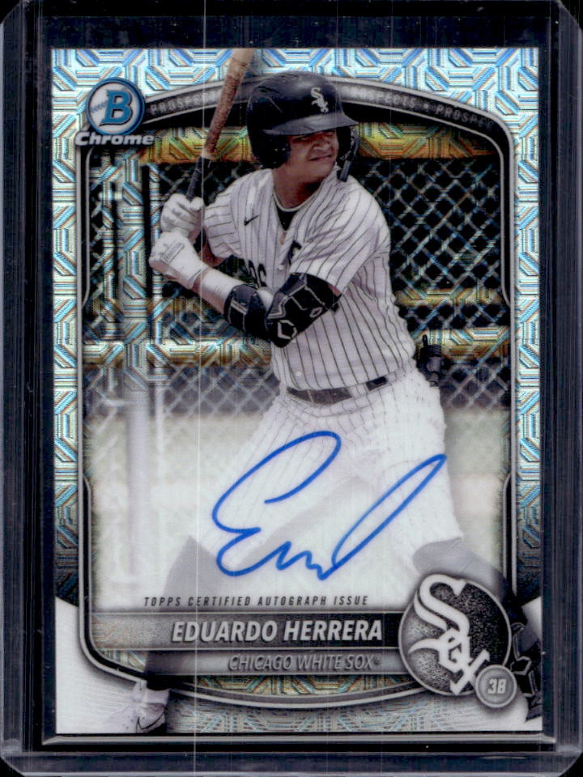 2025 Bowman Eduardo Herrera Chrome Prospect Auto Mega Box Refractor #BMA-EH