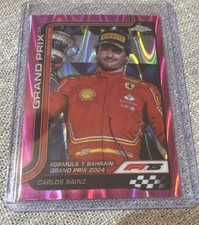 2025 Topps Chrome F1 Carlos Sainz Scuderia Ferrari, Bahrain GP Pink Raywave /250