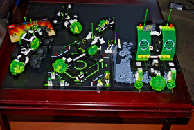 4 Blacktron II Lego sets:  6988, 6933, 6887, 6832, complete.  Alpha Centauri.
