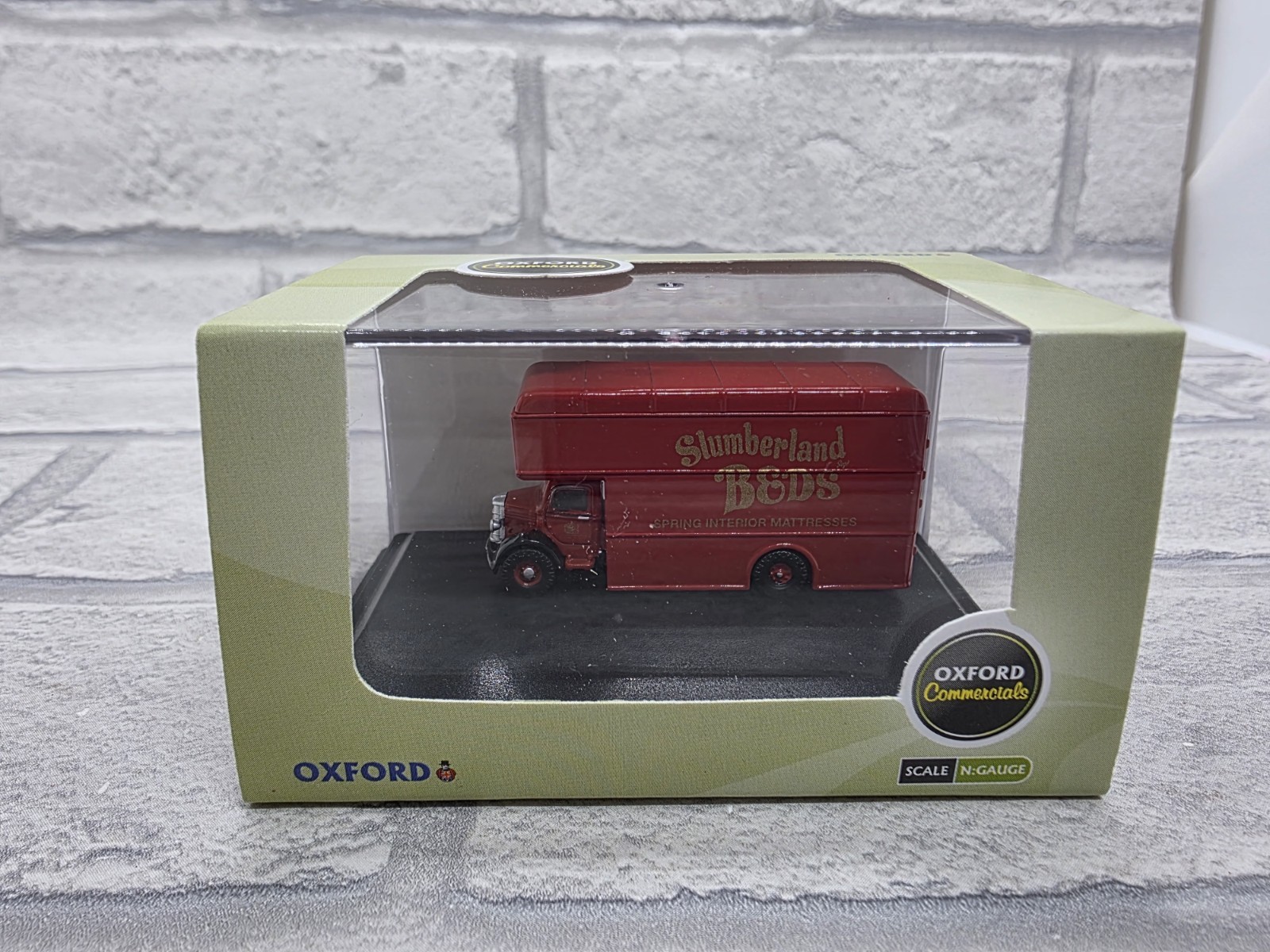 Oxford Diecast NBP005 Slumberland Beds Bedford Luton Van N Gauge Railway Vehicle