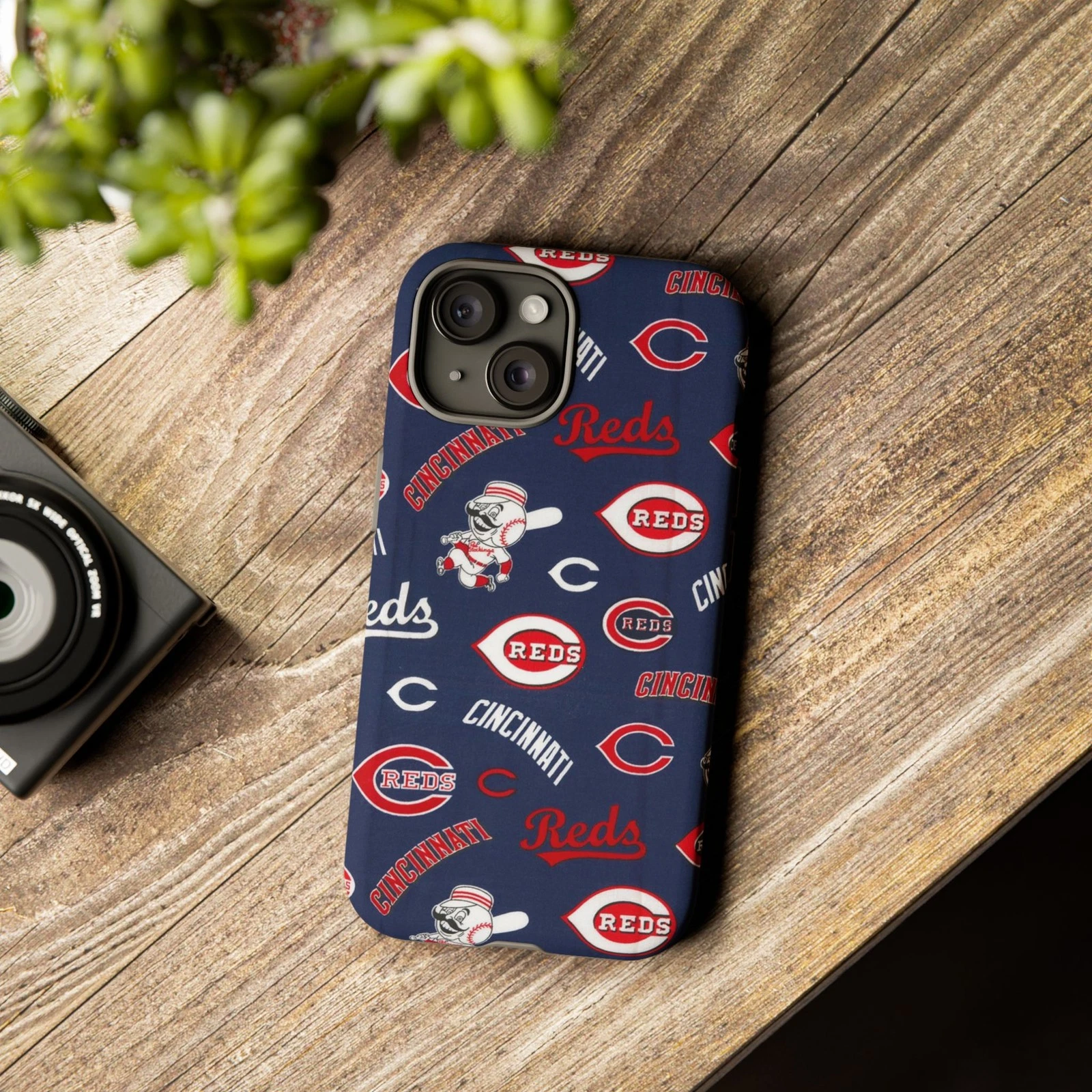 Cincinnati Reds Apple iPhone Cases