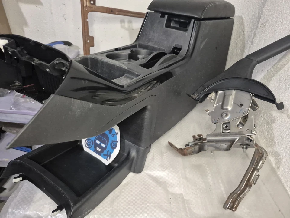 ⭐ 2003-2011 Honda Element SC Center Console Arm Rest Kit OEM ⭐ - Image 4 of 4