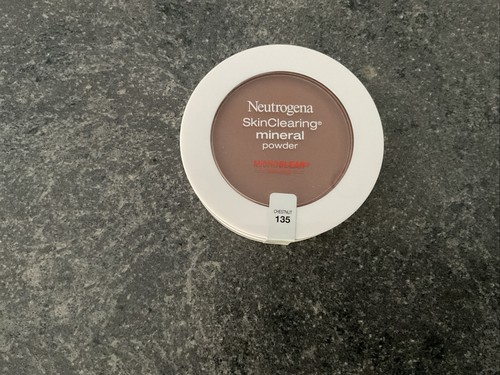 NEUTROGENA SkinClearing Mineral Powder 135 Chestnut  - Picture 1 of 4