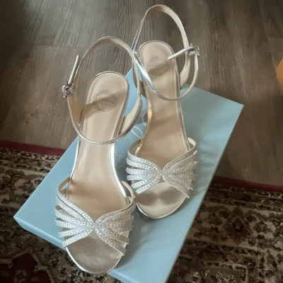 Women’s Silver Rhinestone Strappy Ankle Strap Block Heel Sandals 7.5 - Image 1 of 4