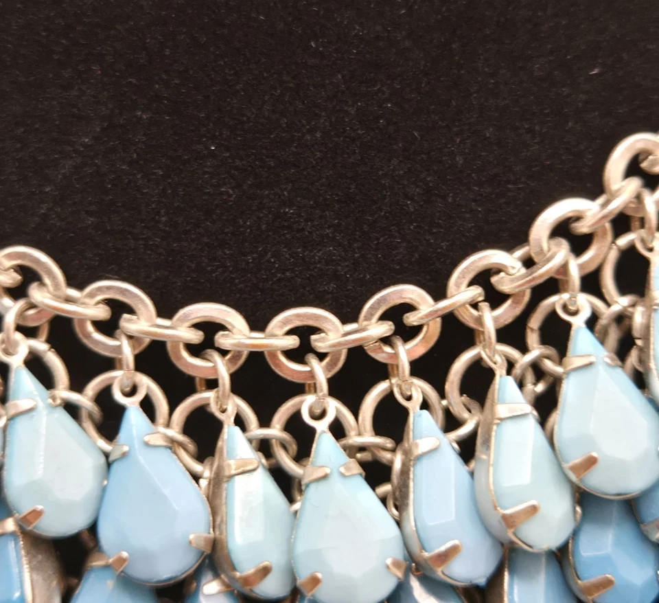 Drop Stone Bib Statement Necklace Blue/Silvertone Unsigned Preowned Excellent - Image 3 of 4