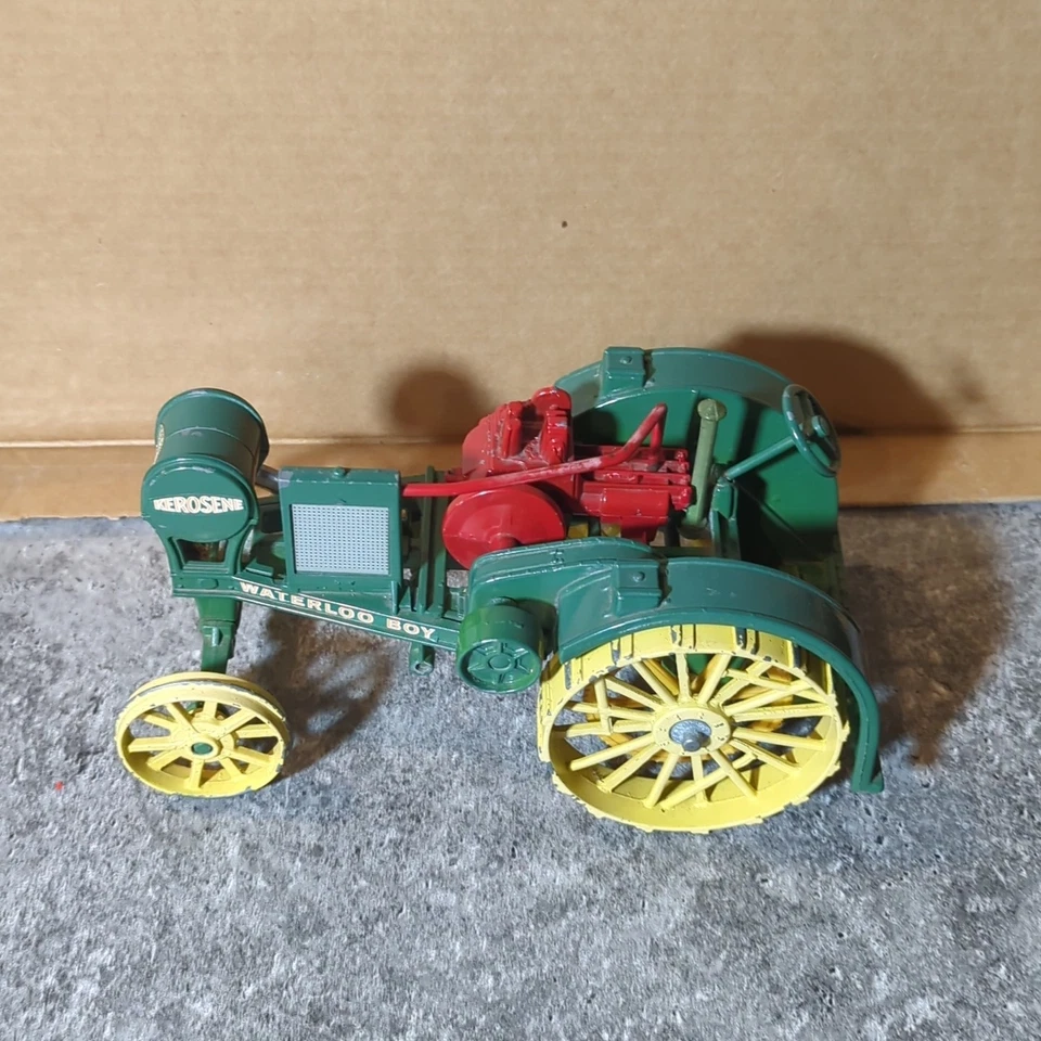 1988 Ertl 1:16 John Deere 1915 Model R Waterloo Boy Tractor - Image 2 of 4