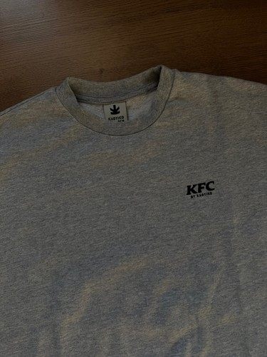 KFC Pullover by Kaotiko S Grau - Bild 2 von 4