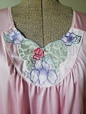 Vtg Vanity Fair Pink Nightgown Robe Set Flutter Sleeve Embroidered V Neck Sz M