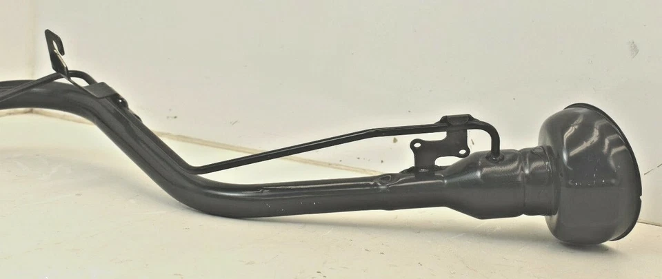 Conjunto de tubo de cuello de llenado de gasolina Infinity G37 EX35 EX37 QX50 OE 2012-2015 Foto 4 de 4